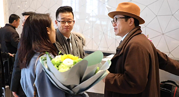 法国里昂商学院王华教授到京授课