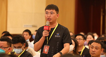 知其然，更要知其所以然。管理者应从管控走向“领导力”